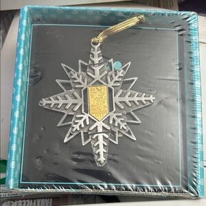 Looney Tunes stamp collection ornament 1997 Bugs Bunny. New and sealed in box